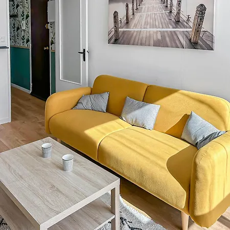 Lumineux, Wi-fi Et Parking Prive Appartement *